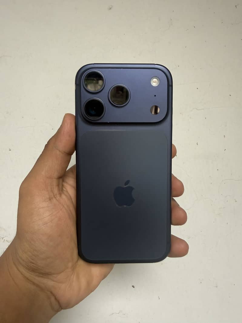 iPhone 17 pro 4