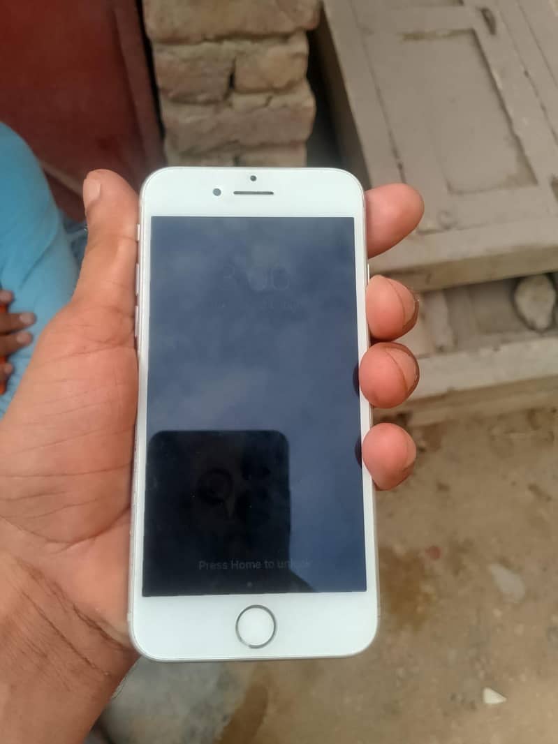 Apple iPhone 7 1