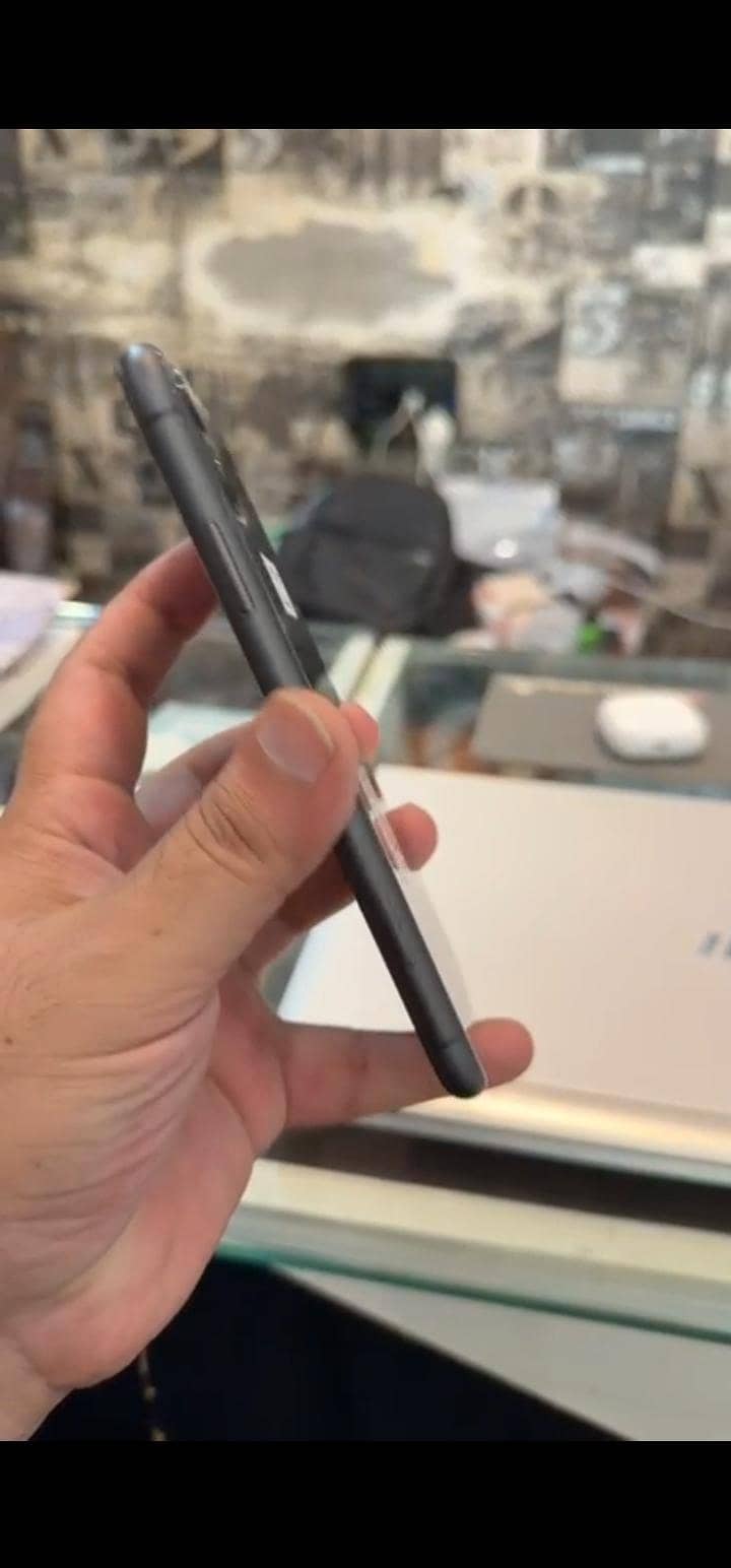 Apple iPhone 11 2
