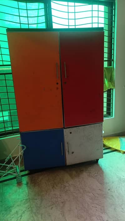 I want urgent sale kids almari