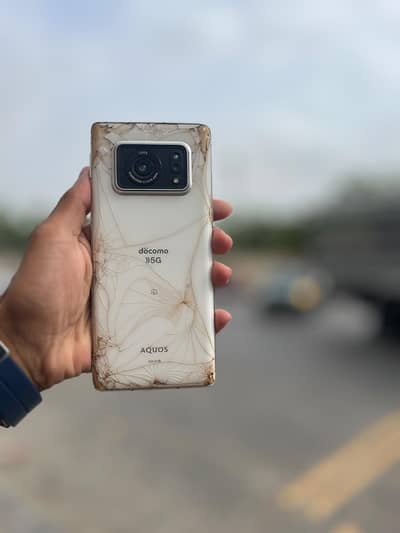 Aquos r6