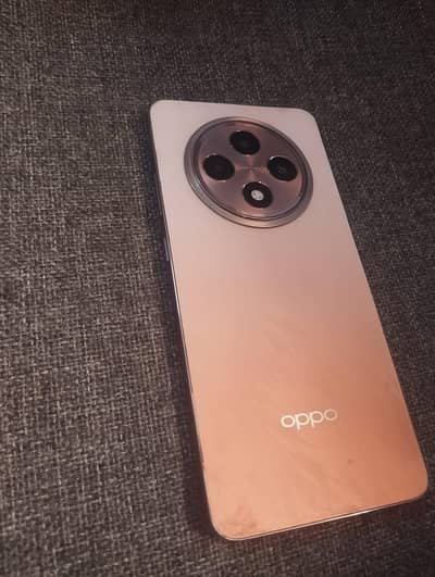 OPPO Reno12 F