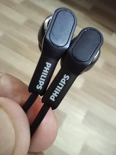Philips earphone
