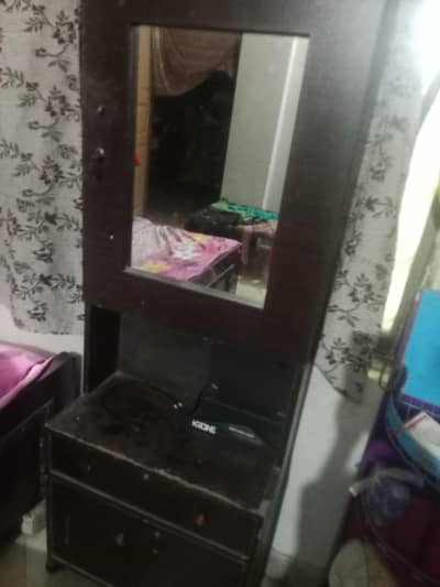 dressing table