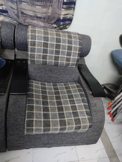 7 seater Sofes for sale 2 year used only
