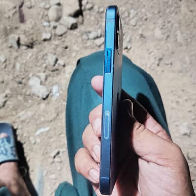 Apple iPhone 12