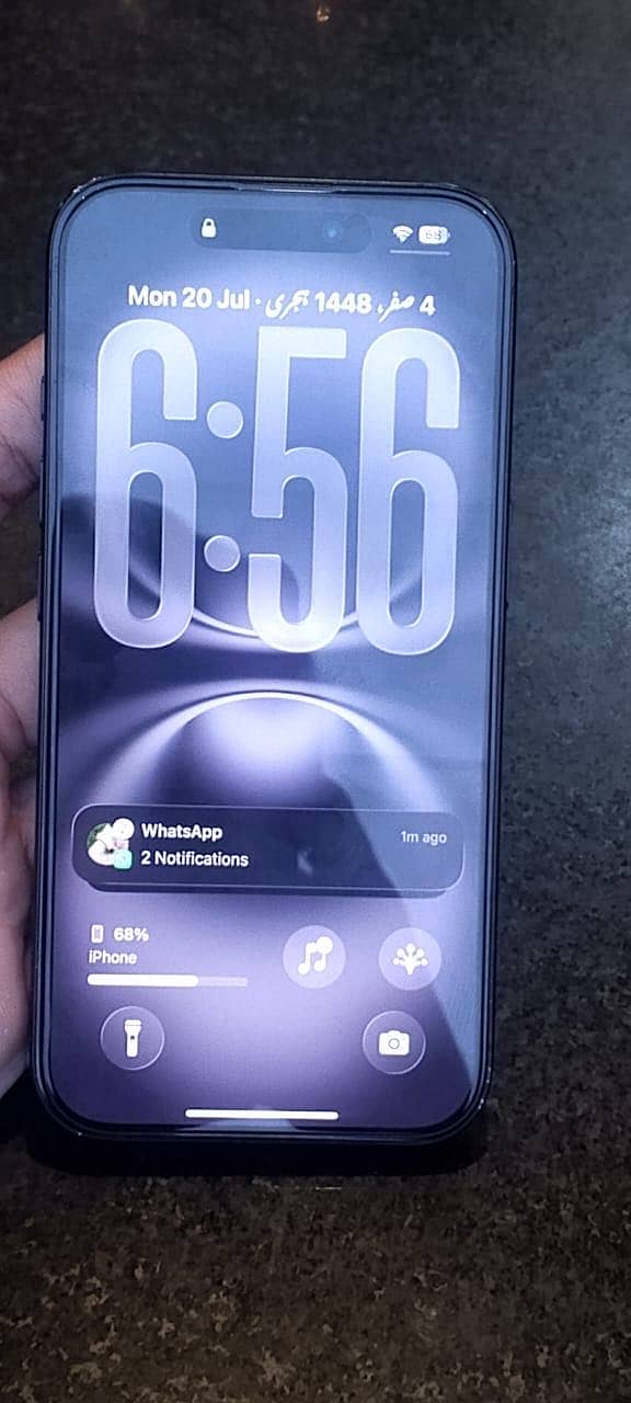 Apple iPhone 16 1