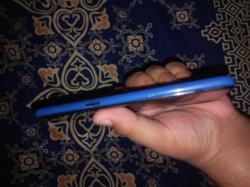 Realme C2 4
