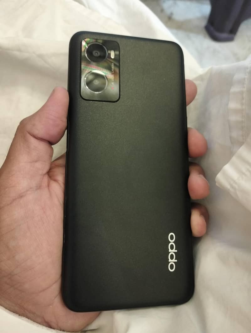 OPPO A76 0