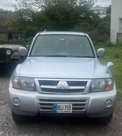 Mitsubishi Pajero 2003