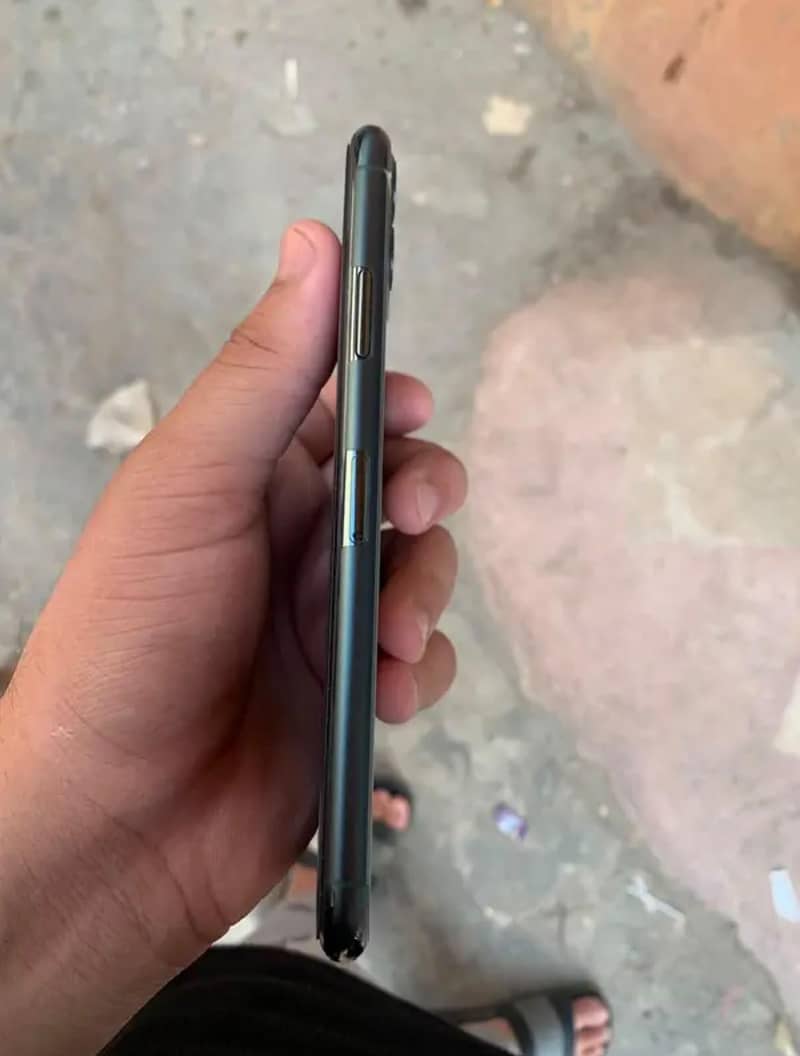 Apple iPhone 11 Pro Max 1