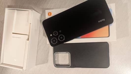 Redmi 12 (128GB/8GB RAM) | HyperOS | Excellent Condition