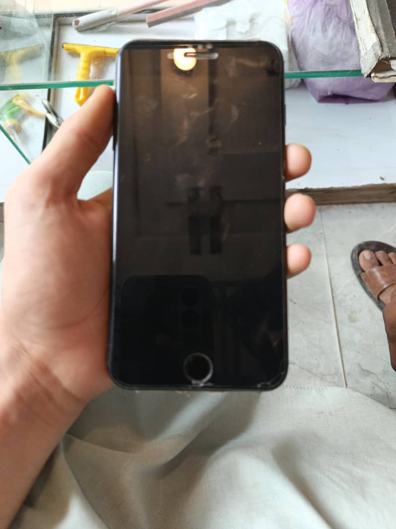 Apple iPhone 7 Plus 1