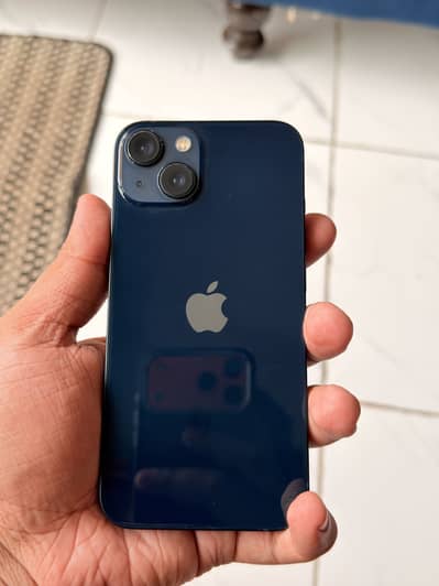 Apple iPhone 13