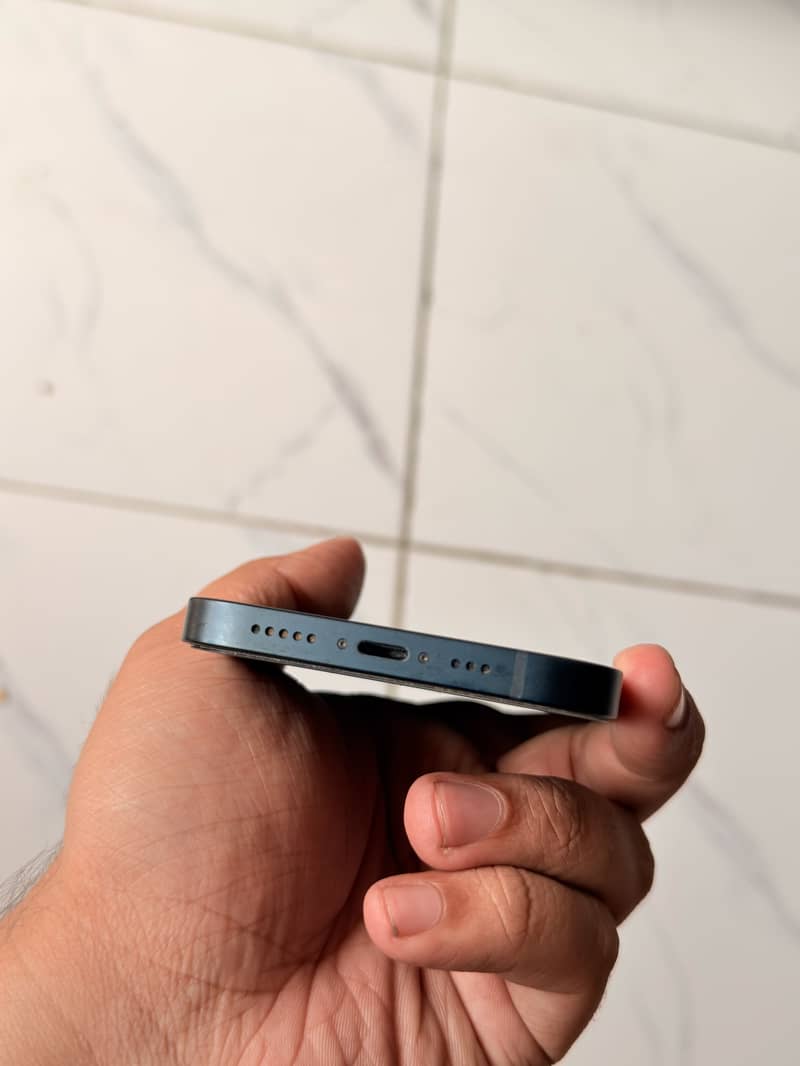 Apple iPhone 13 1
