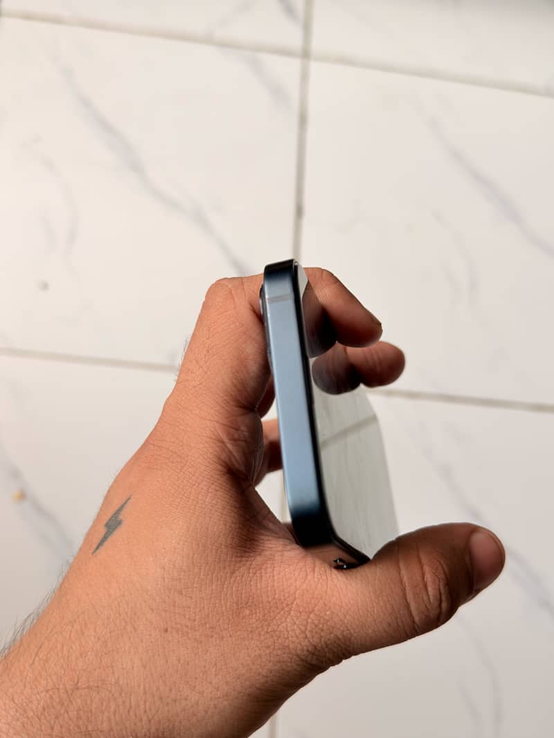 Apple iPhone 13 3