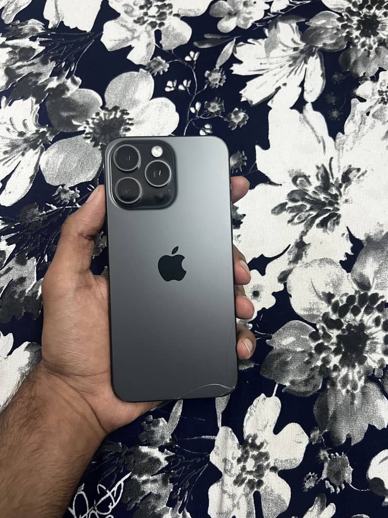 Iphone 15 Pro Max 4