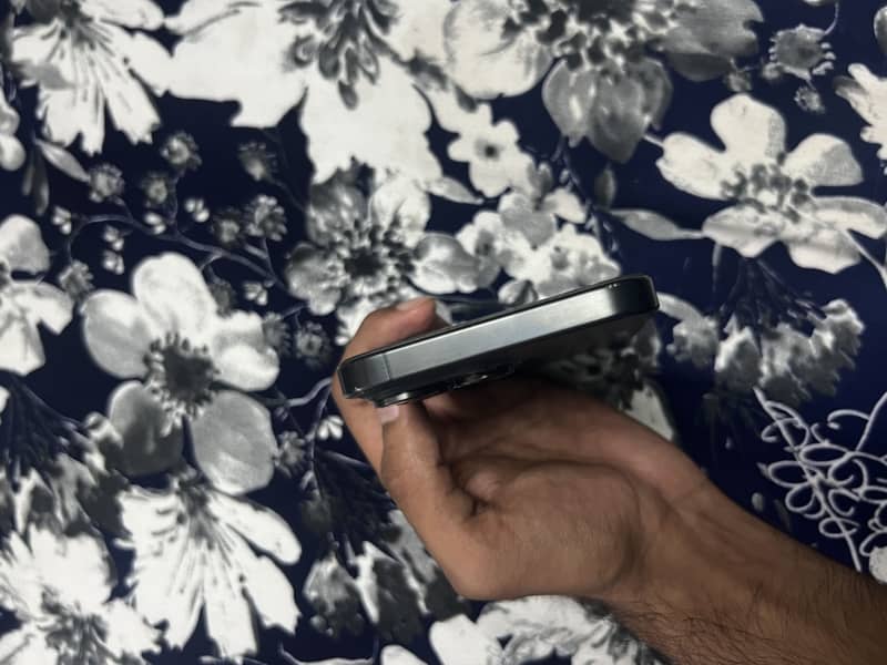 Iphone 15 Pro Max 6