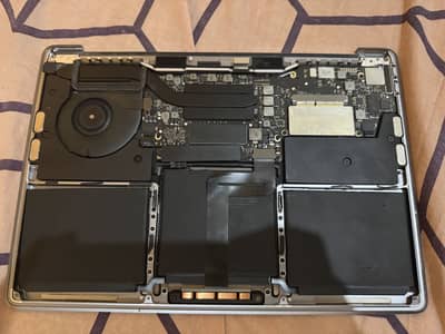 Macbook pro 2016 for parts no display