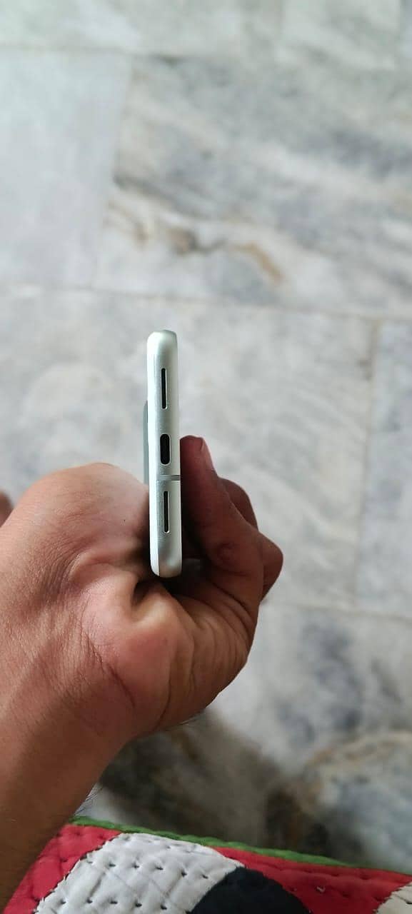 Google Pixel 8 3