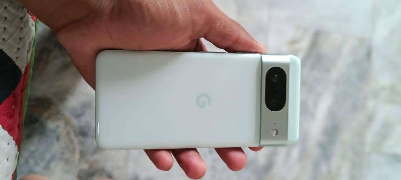 Google Pixel 8 5