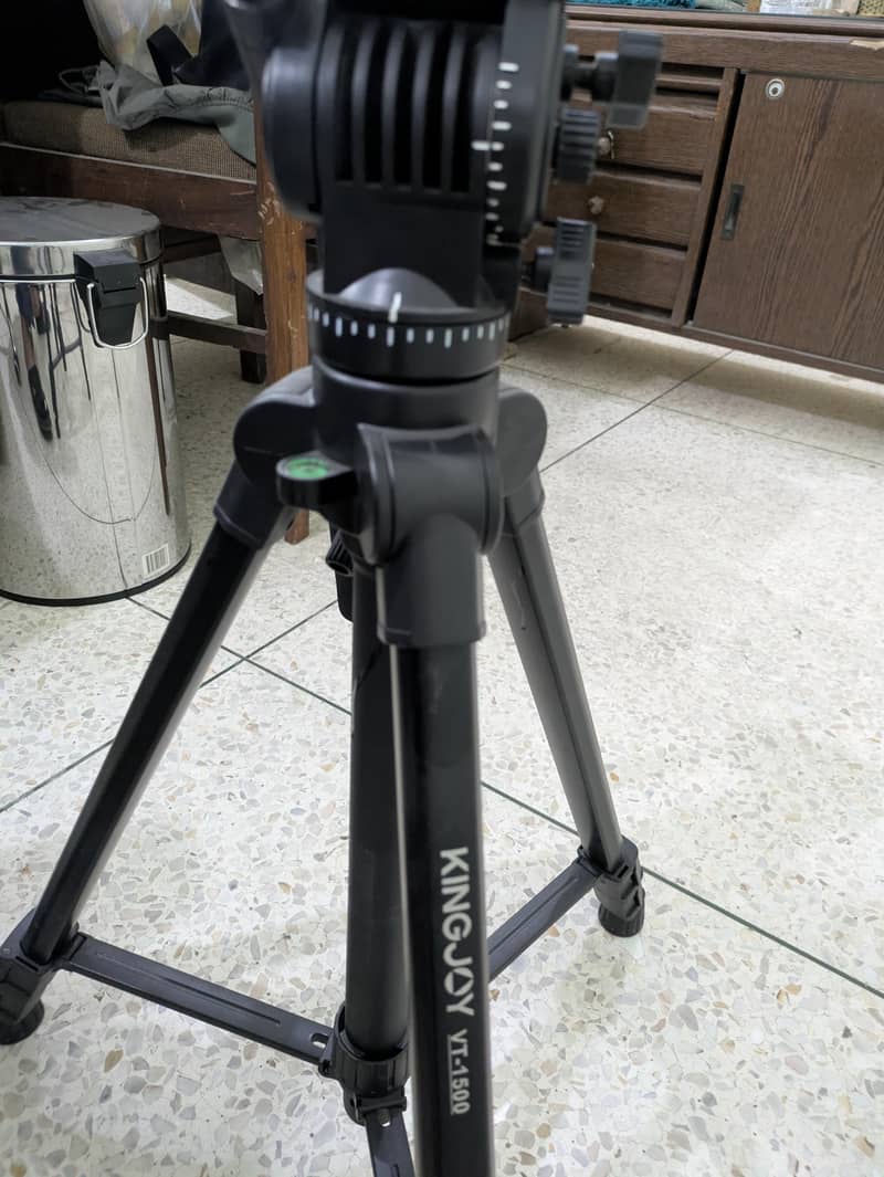 tripod 3