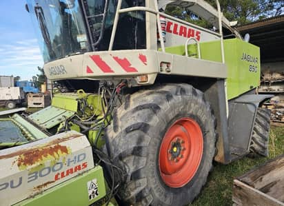 Claas jaguar 890 forage harvester