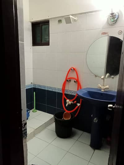 Rent 120 GHz portion ist floor Alladin park k samne west open