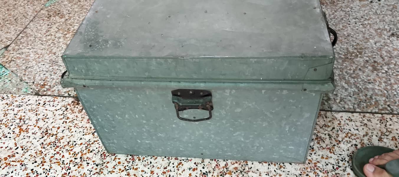 3 Trunk iron 2