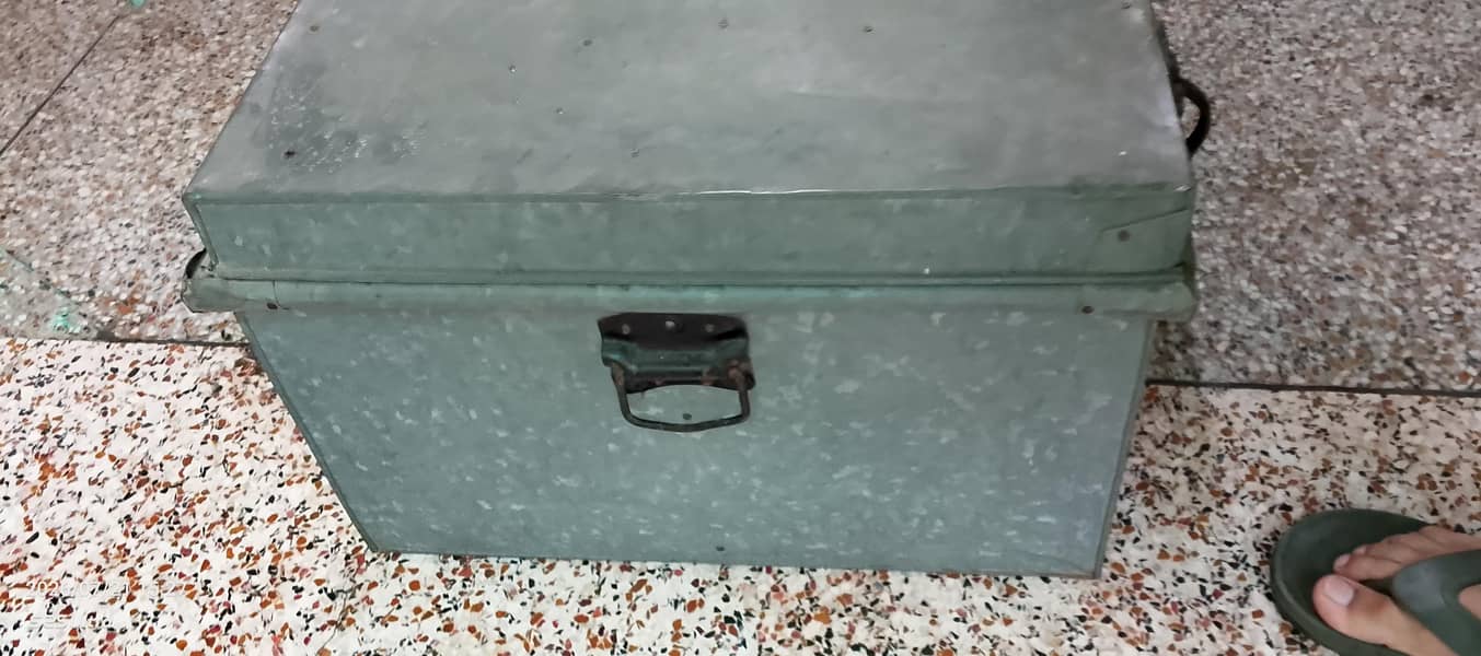3 Trunk iron 4