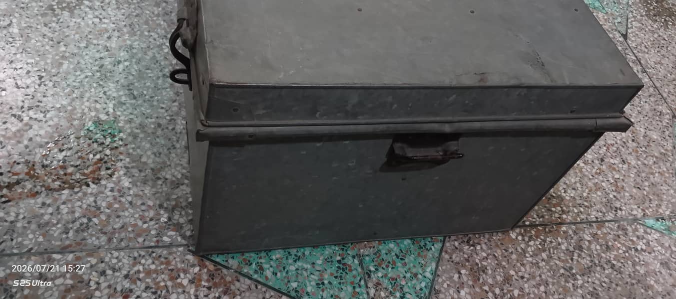 3 Trunk iron 5