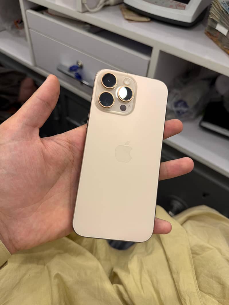 iphone 16 pro max 3