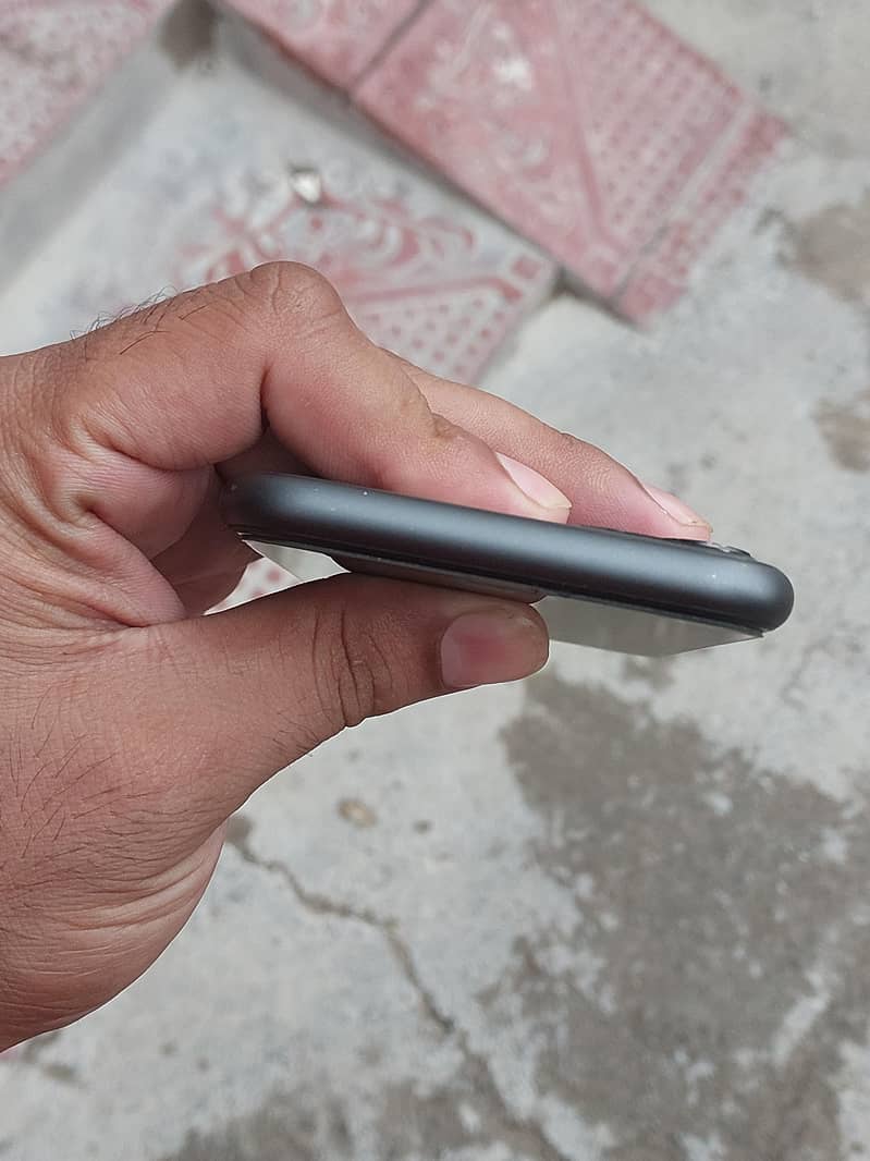 Apple iPhone 11 5