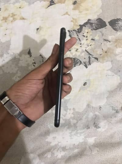 Apple iPhone 7