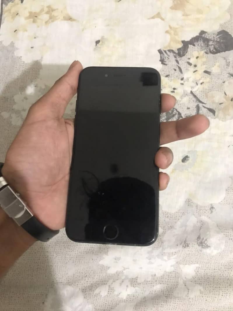 Apple iPhone 7 3