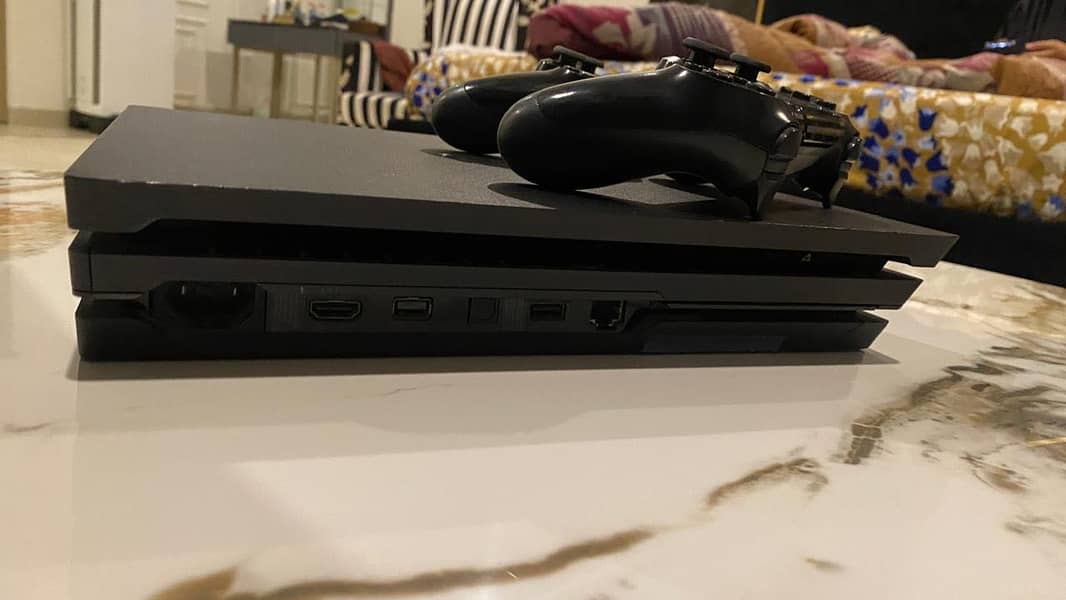 Ps4 pro 5