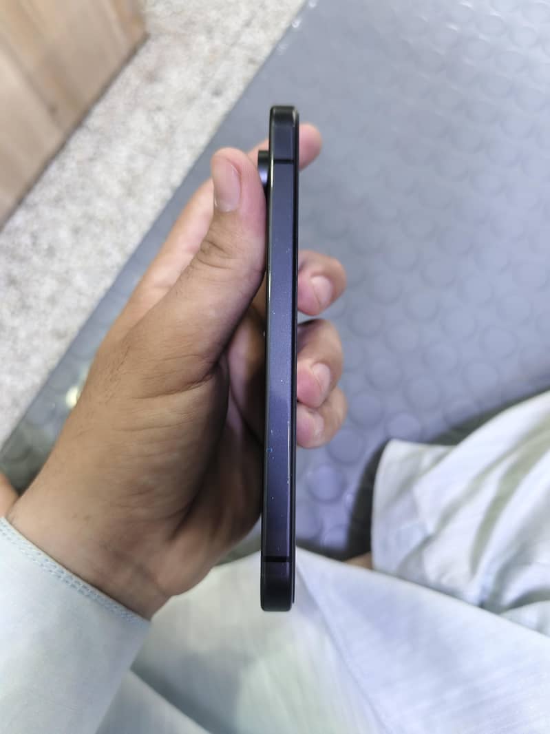 Google Pixel 9 4