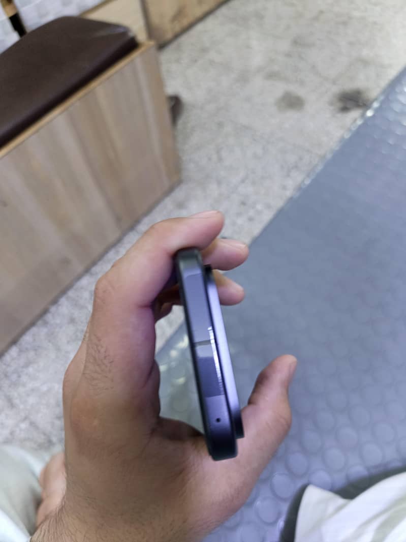 Google Pixel 9 5
