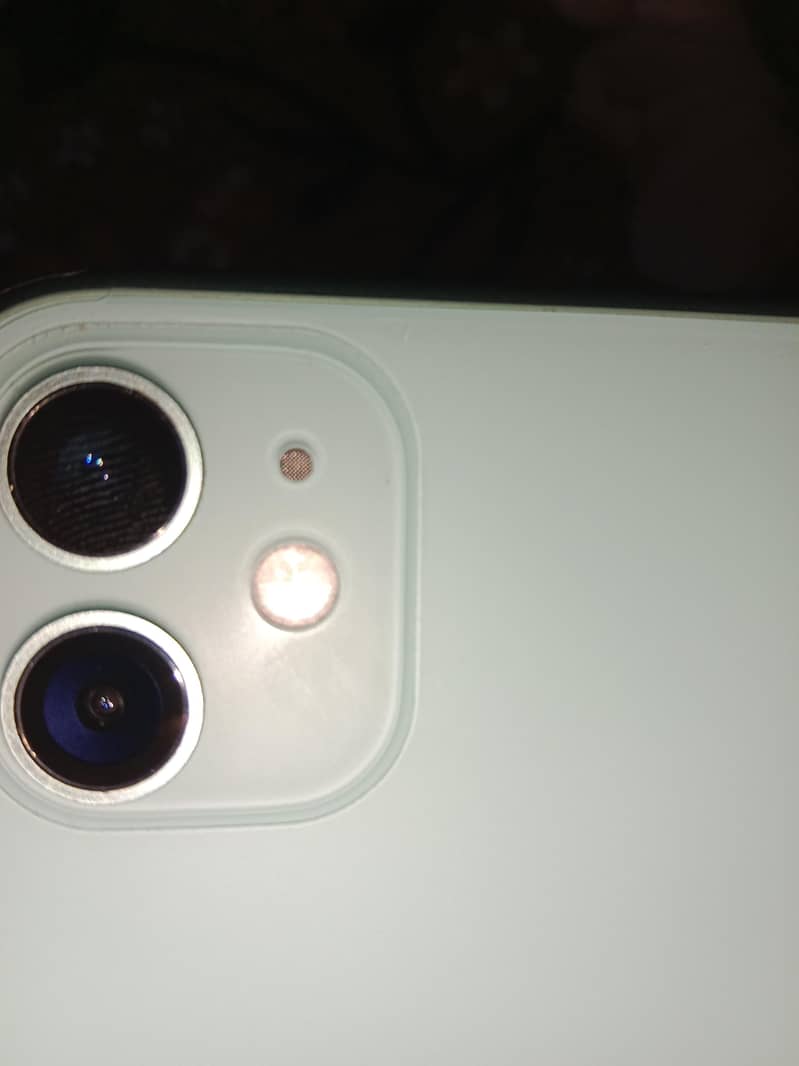 Apple iPhone 11 3