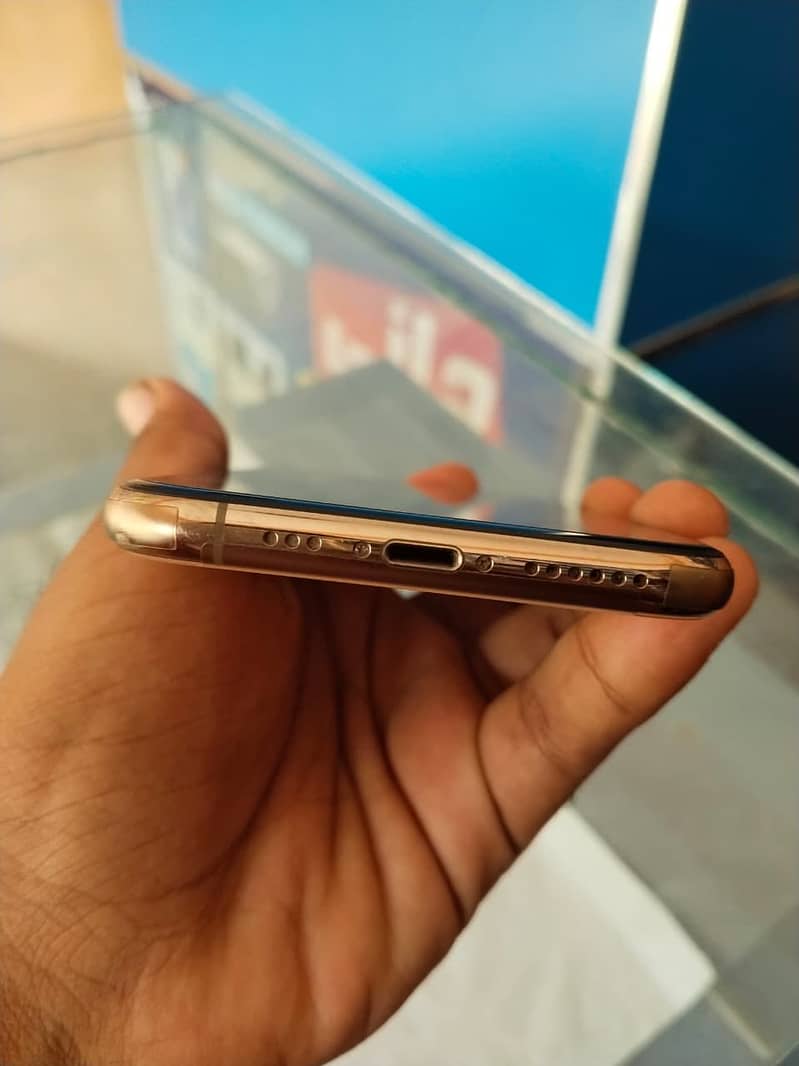 Apple iPhone 11 Pro 2