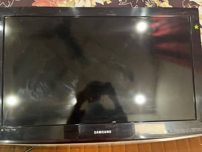 Samsung LCD 32 inch model LA32C450E1