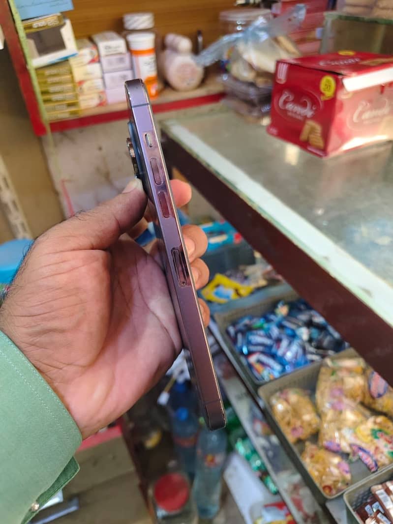 iPhone 14 pro max 1