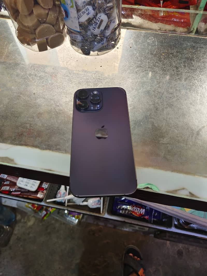 iPhone 14 pro max 4