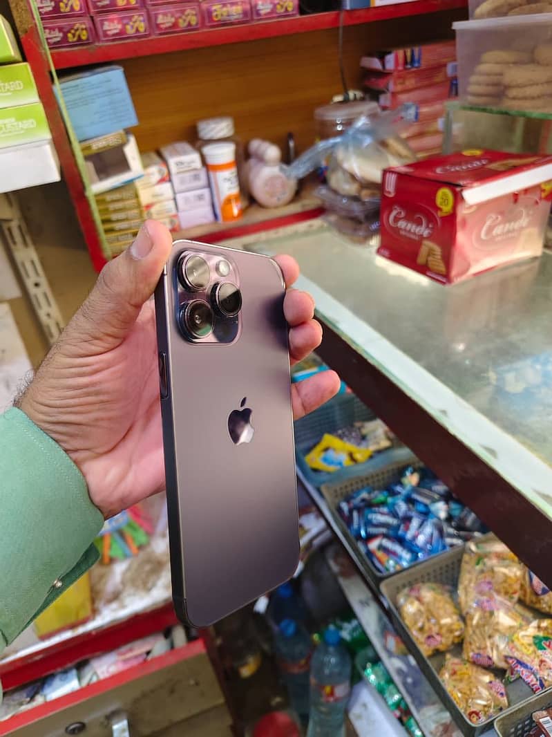 iPhone 14 pro max 6