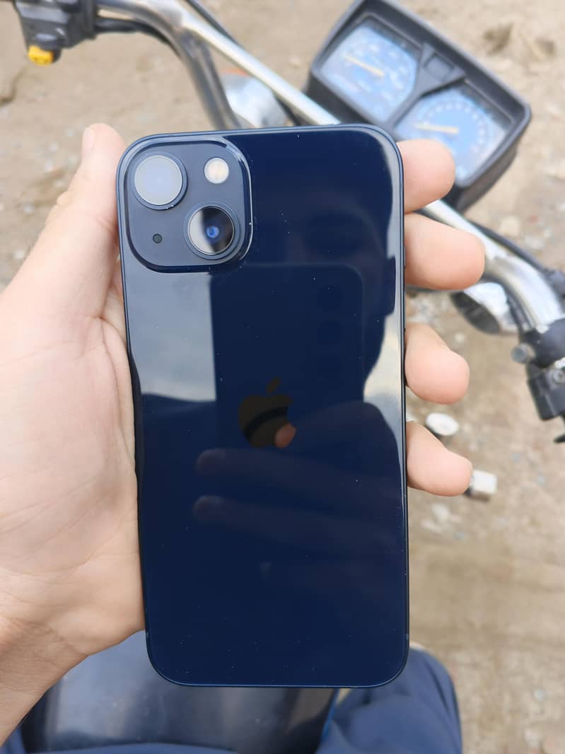 Apple iPhone 13 5