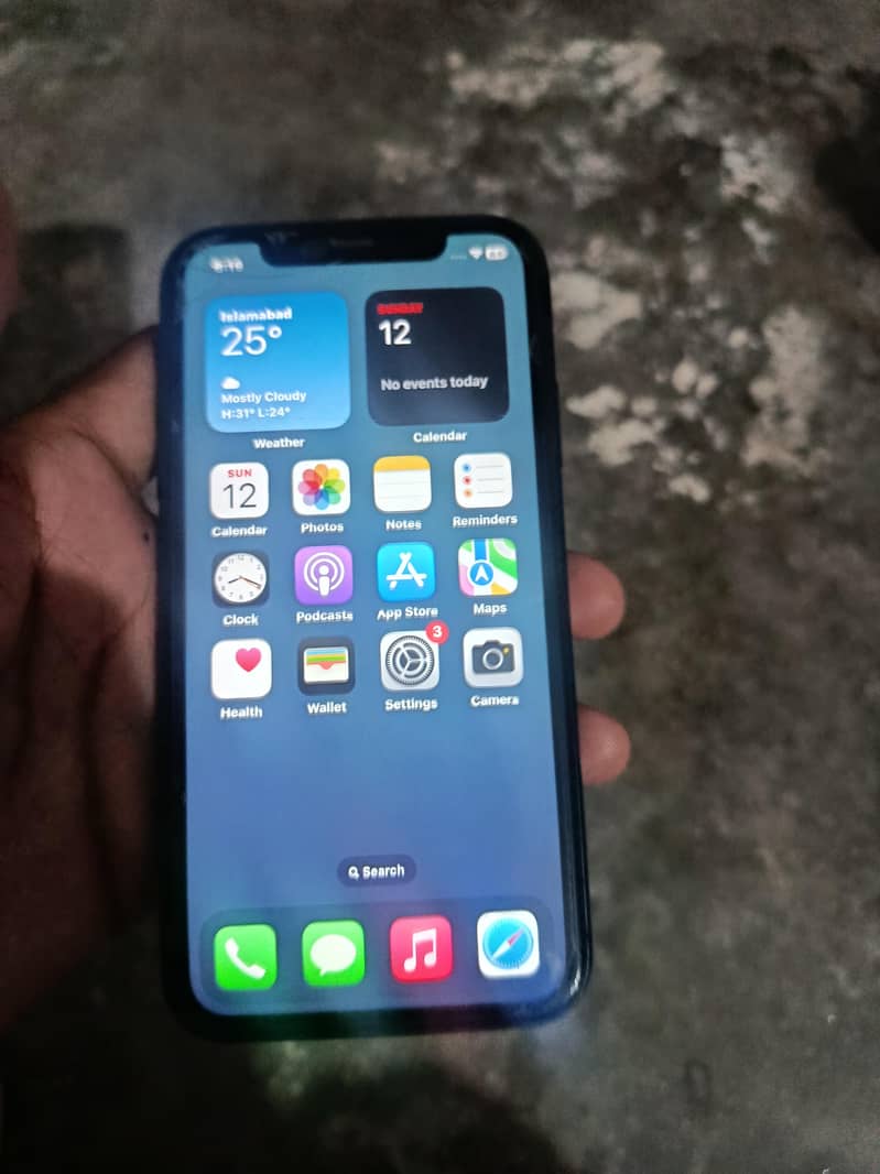 Apple iPhone 11 3