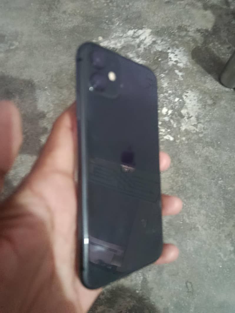 Apple iPhone 11 4