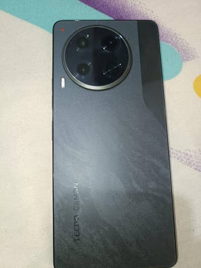 Tecno CAMON 30