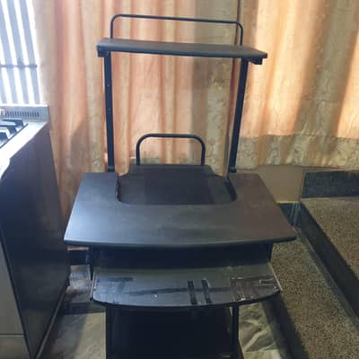 Computer table
