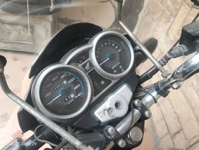 Honda CB 150F 2025